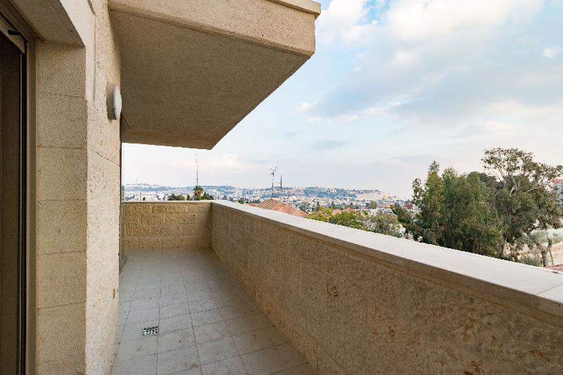 Fabulous view over the Temple Mount 2 bedrooms - image 2